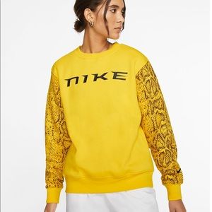 NWT Nike Python sportswear fleece crew